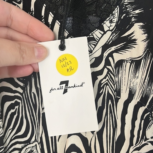 🚦 NWT 7 For All Mankind LA Zebra Floral Lace Trim V-neck Camisole XS - Picture 7 of 14